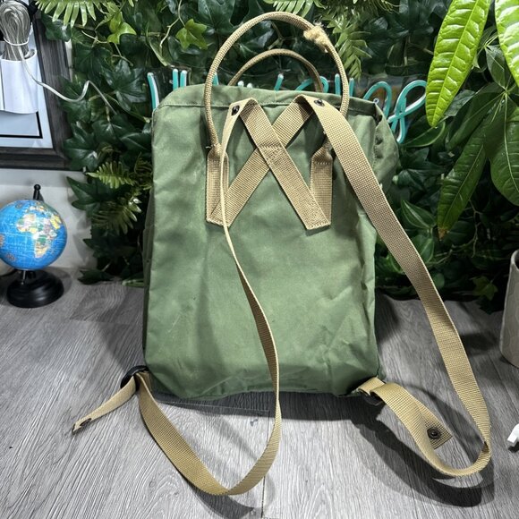 Fjallraven Kanken Classic Backpack 23510 Green MINT